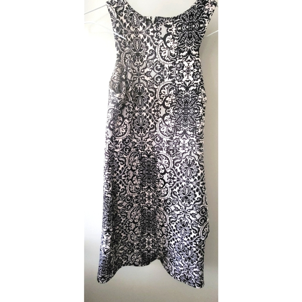 Elegant Black and Tan demask Patterned Dress